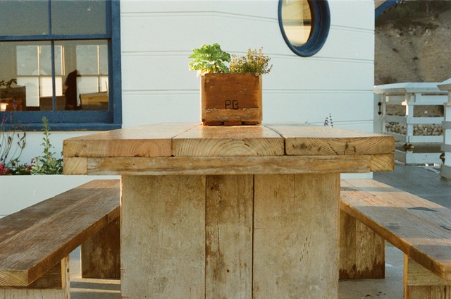 wood-bench-table-flowerpot.jpg
